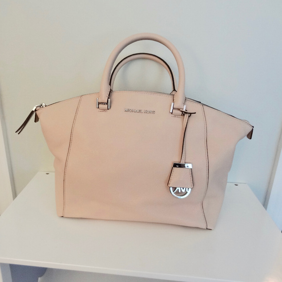 MICHAEL Michael Kors Handbags - MICHAEL Michael Kors Light Pink Handbag